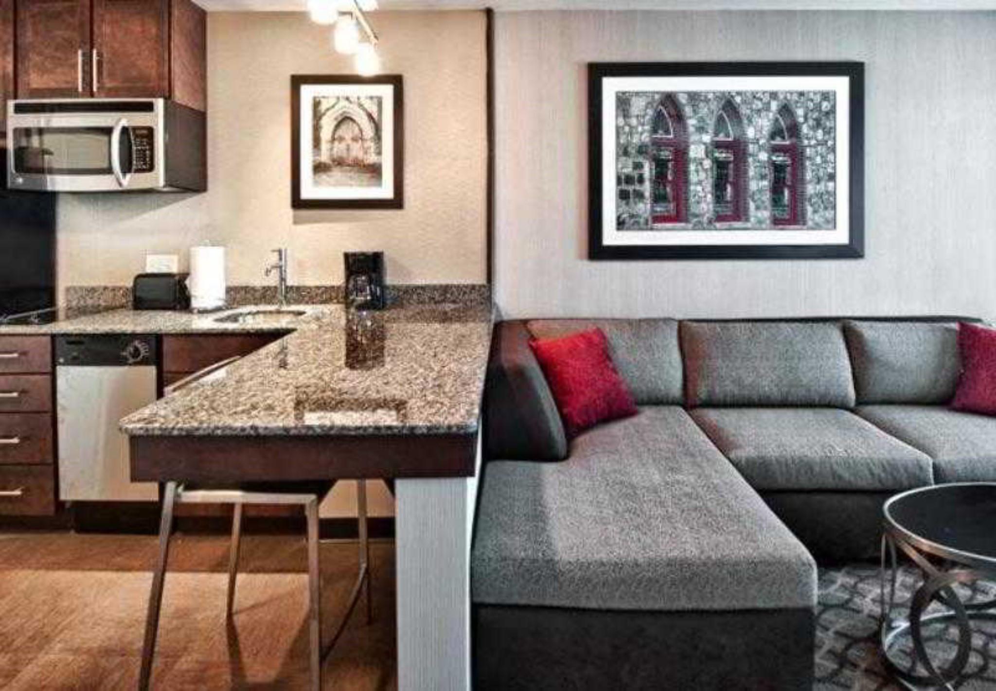 Residence Inn By Marriott Boston Logan Airport/Челси Екстериор снимка