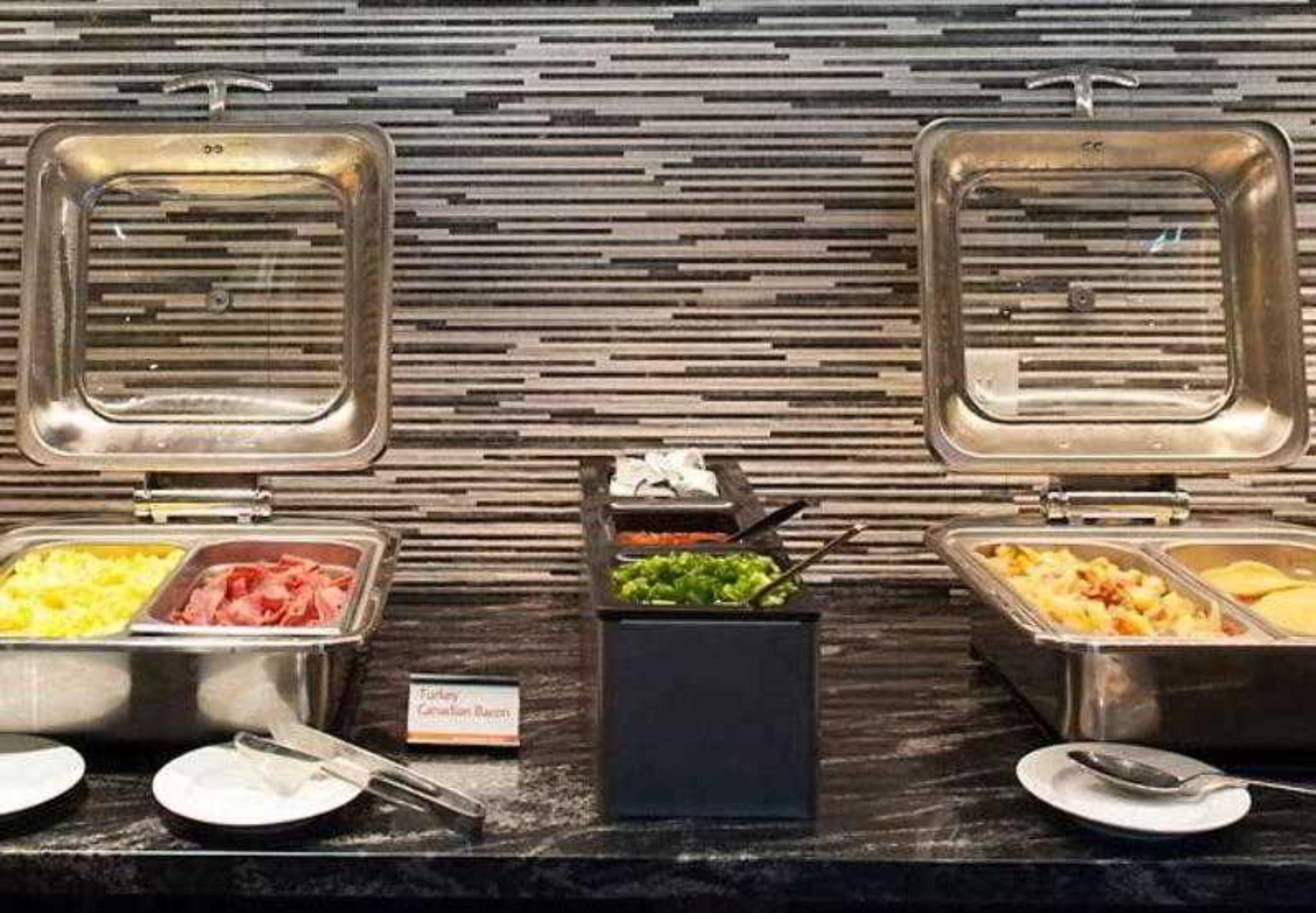 Residence Inn By Marriott Boston Logan Airport/Челси Ресторант снимка