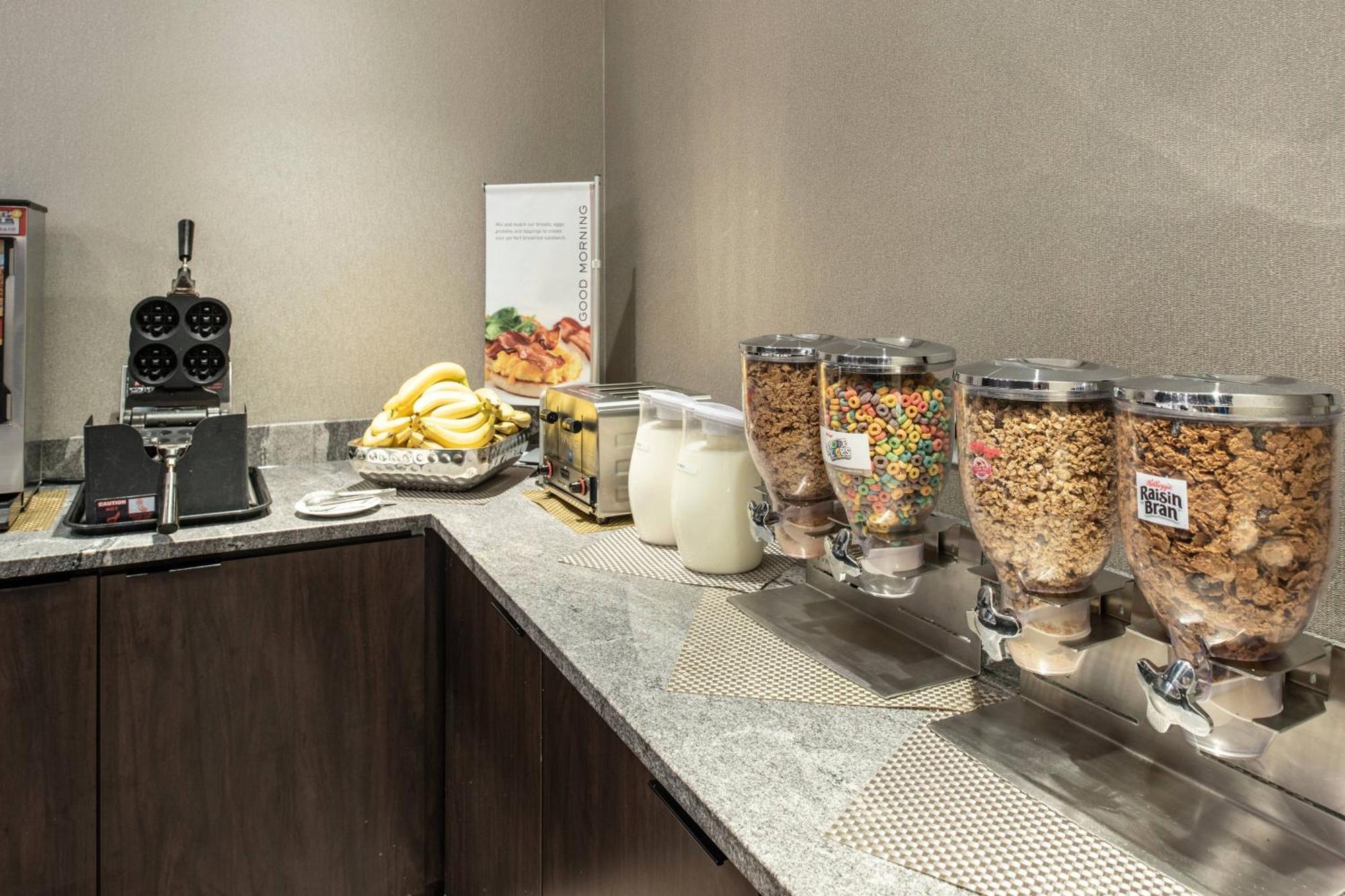 Residence Inn By Marriott Boston Logan Airport/Челси Екстериор снимка