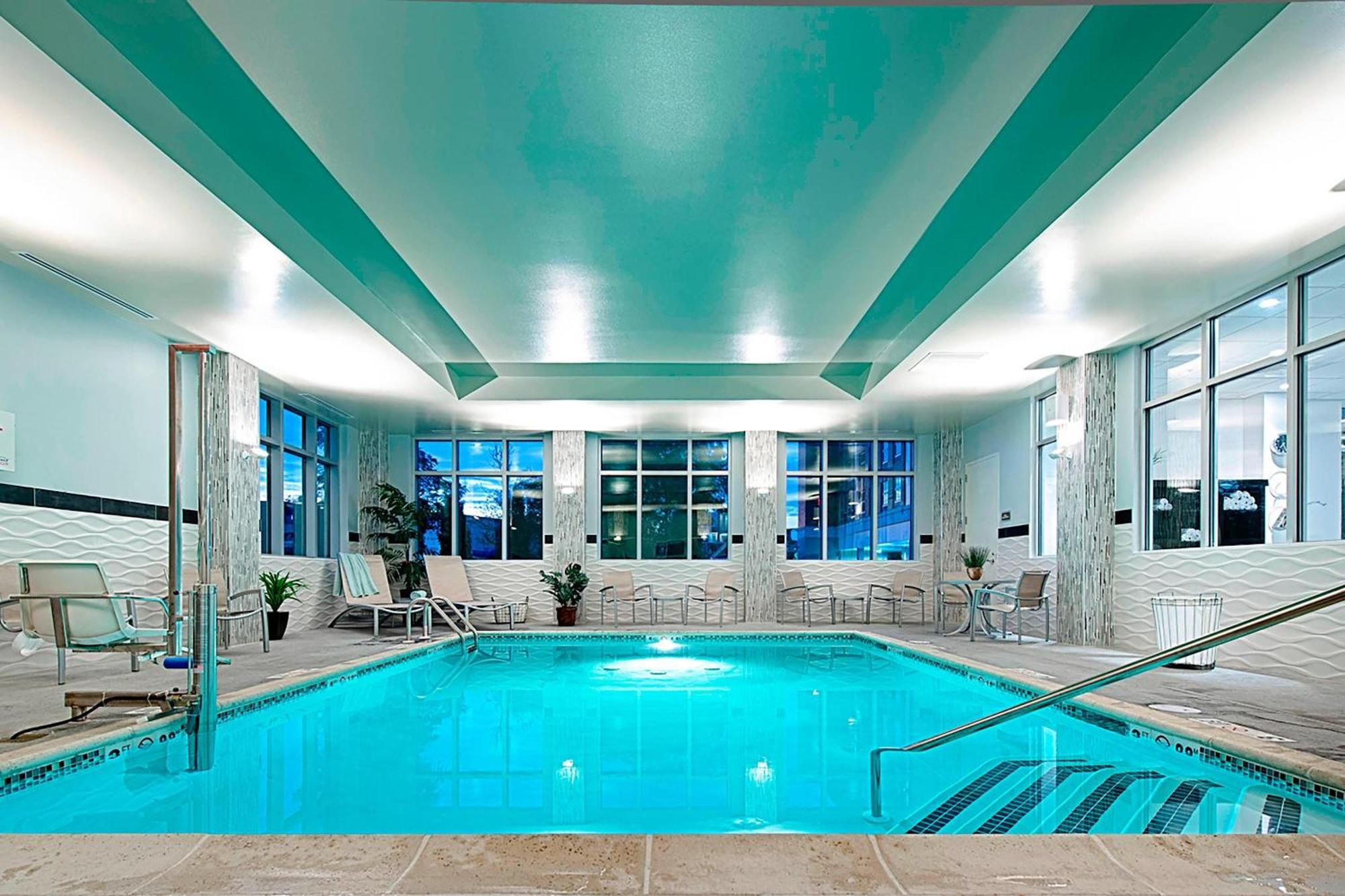 Residence Inn By Marriott Boston Logan Airport/Челси Екстериор снимка