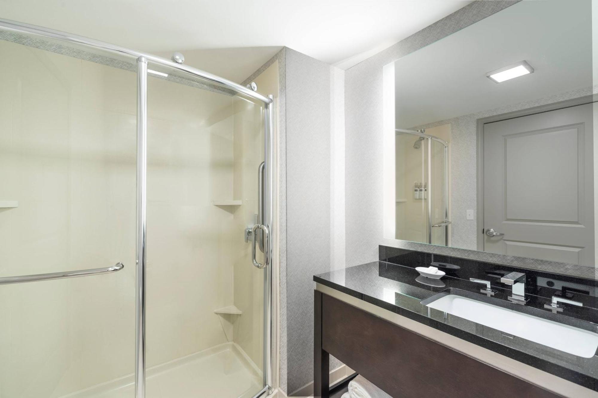 Residence Inn By Marriott Boston Logan Airport/Челси Екстериор снимка