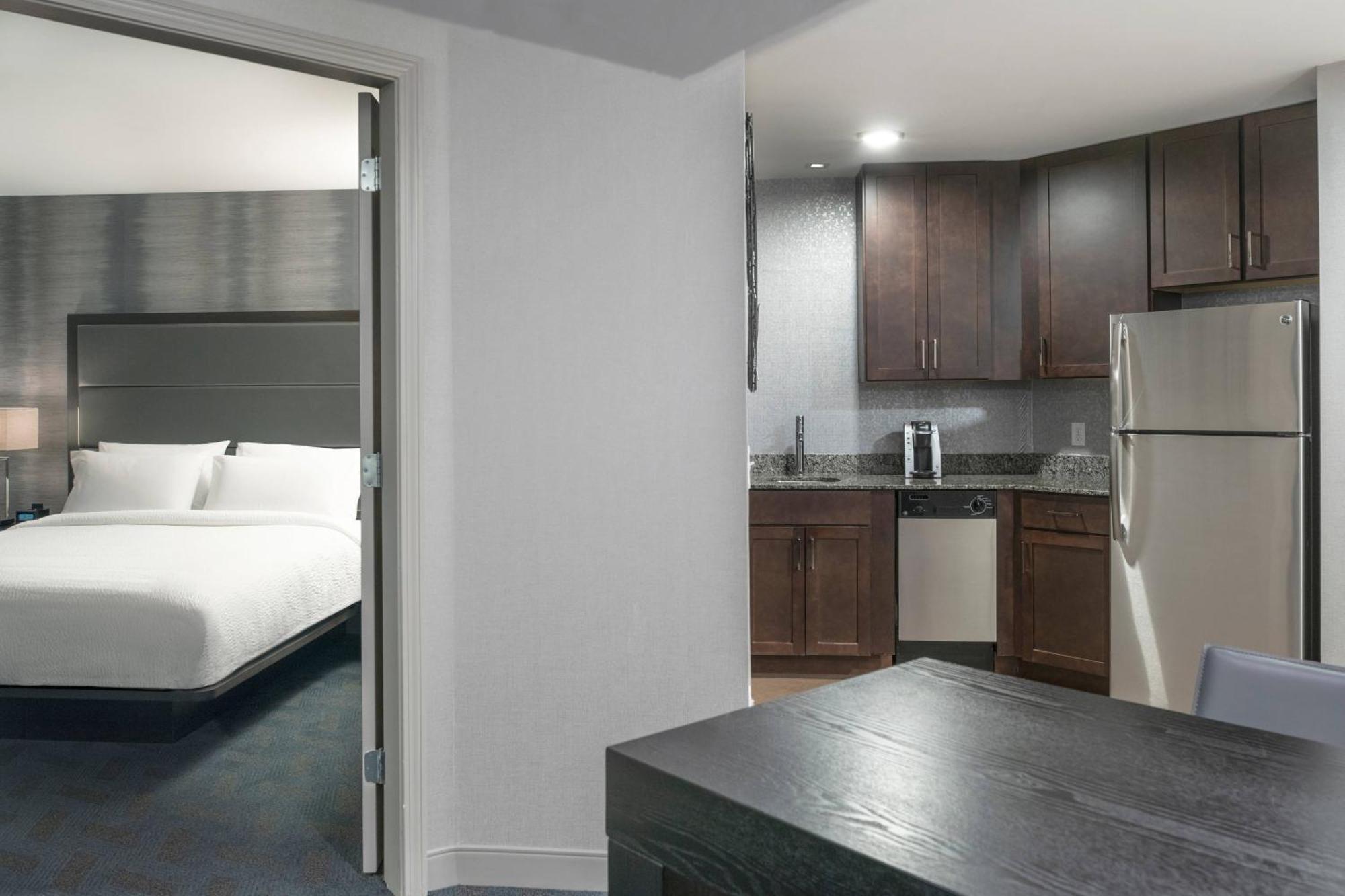 Residence Inn By Marriott Boston Logan Airport/Челси Екстериор снимка