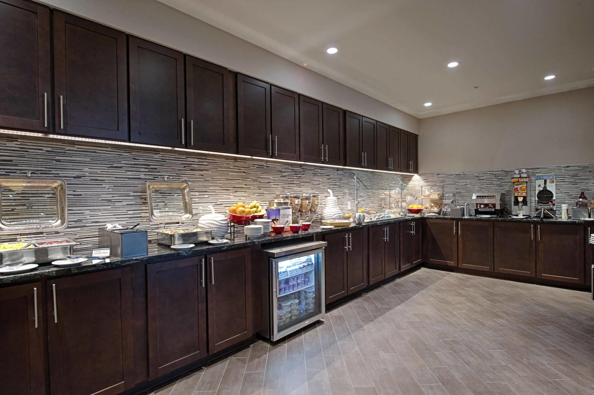 Residence Inn By Marriott Boston Logan Airport/Челси Екстериор снимка